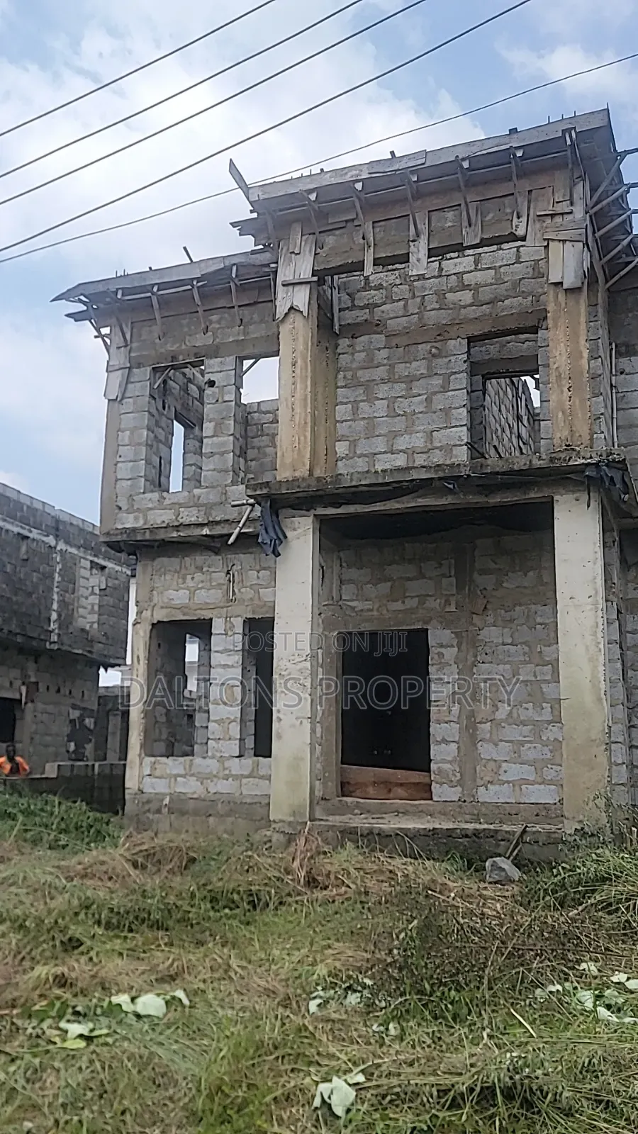 5bdrm Duplex in Victoria City Estate, Sabon Lugbe for sale in Sabon Lugbe