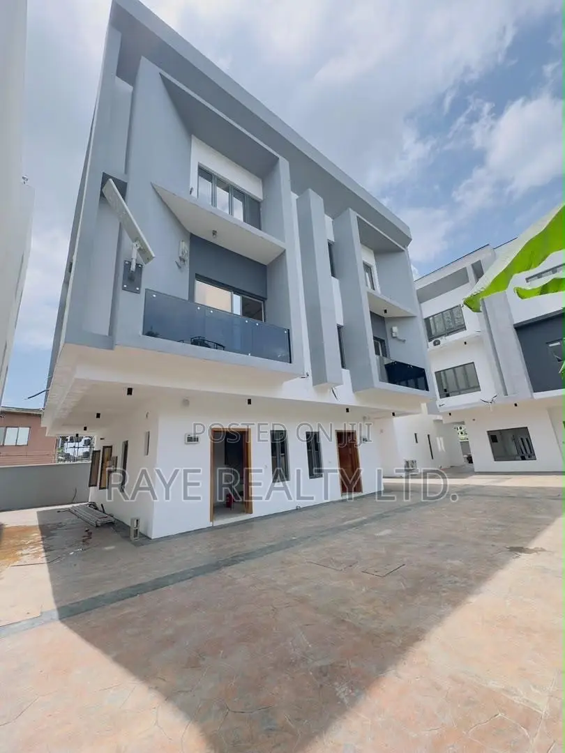 4bdrm Duplex in Surulere for sale in Surulere