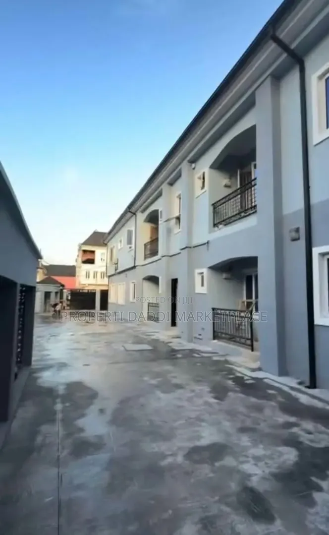 10bdrm Duplex in Egbeda for sale in Egbeda