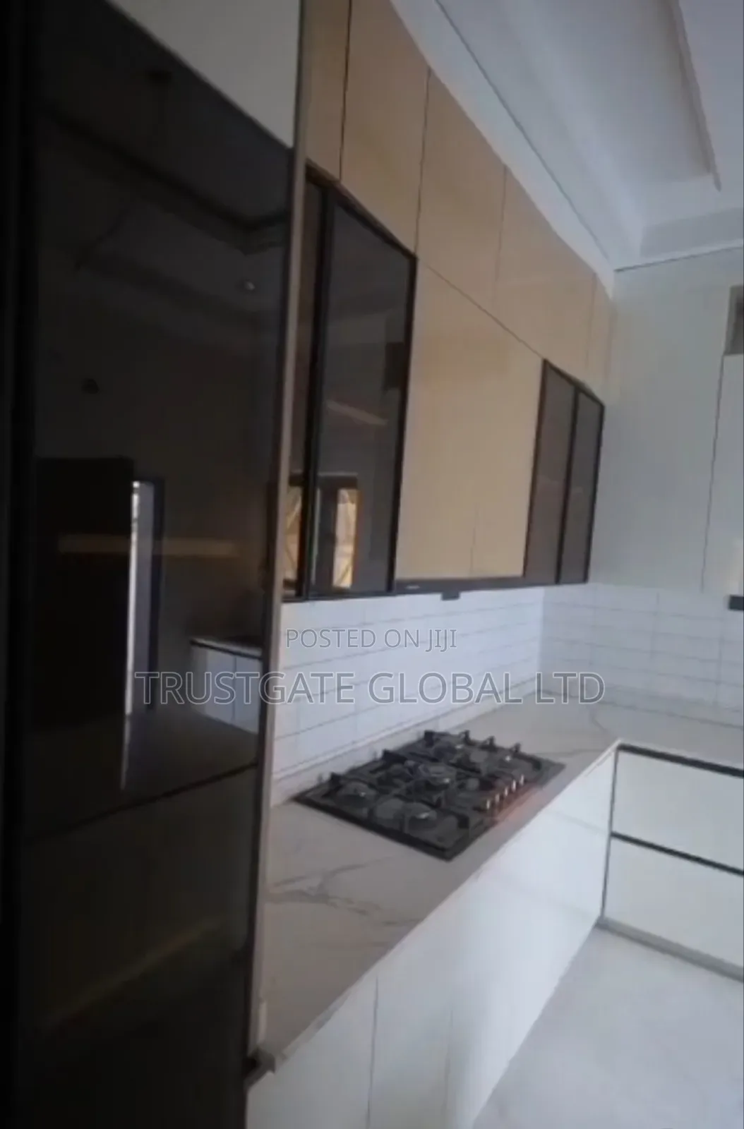 4bdrm Duplex in FHA for sale in FHA