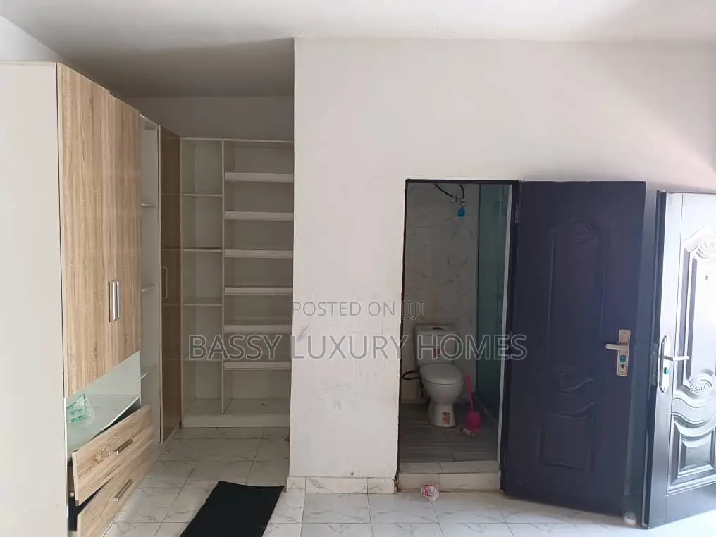4bdrm Duplex in Ikota for rent in Ikota
