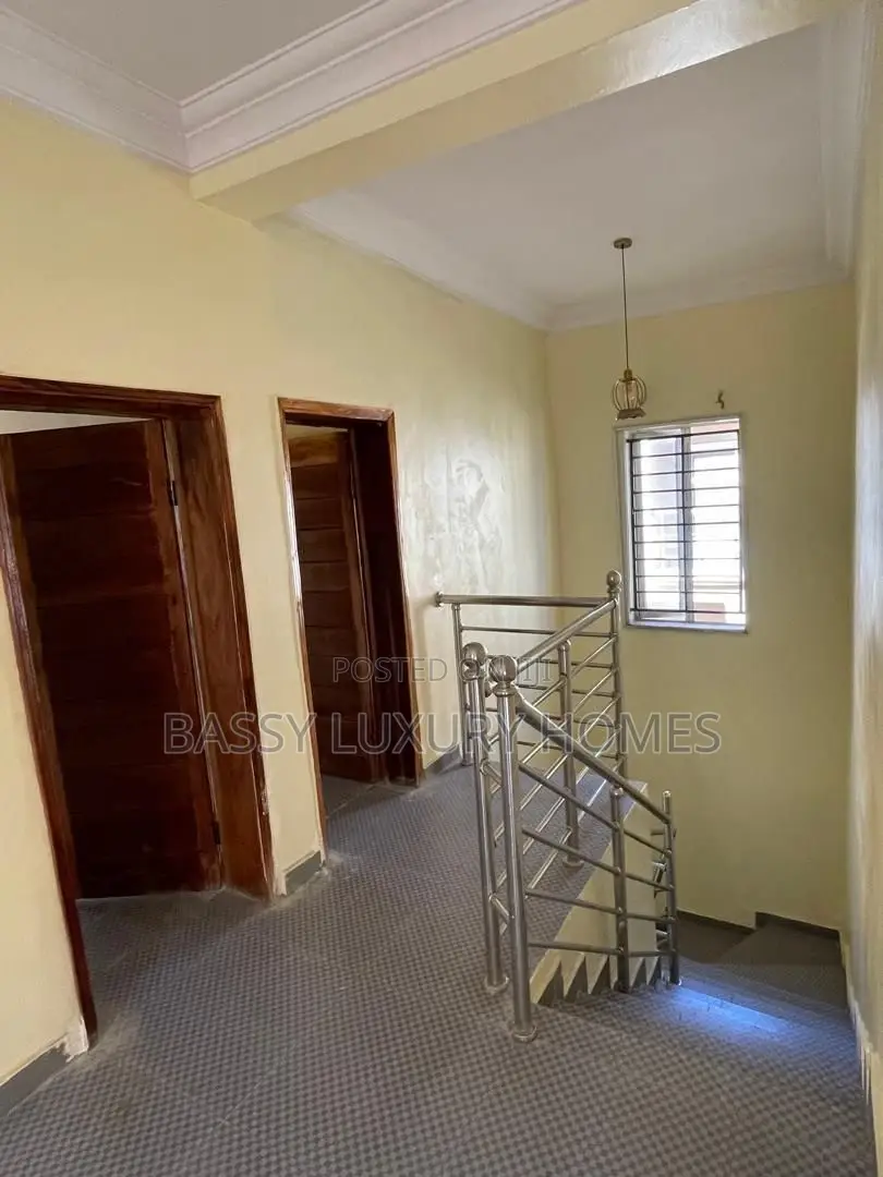 4bdrm Duplex in Ikota for rent in Ikota