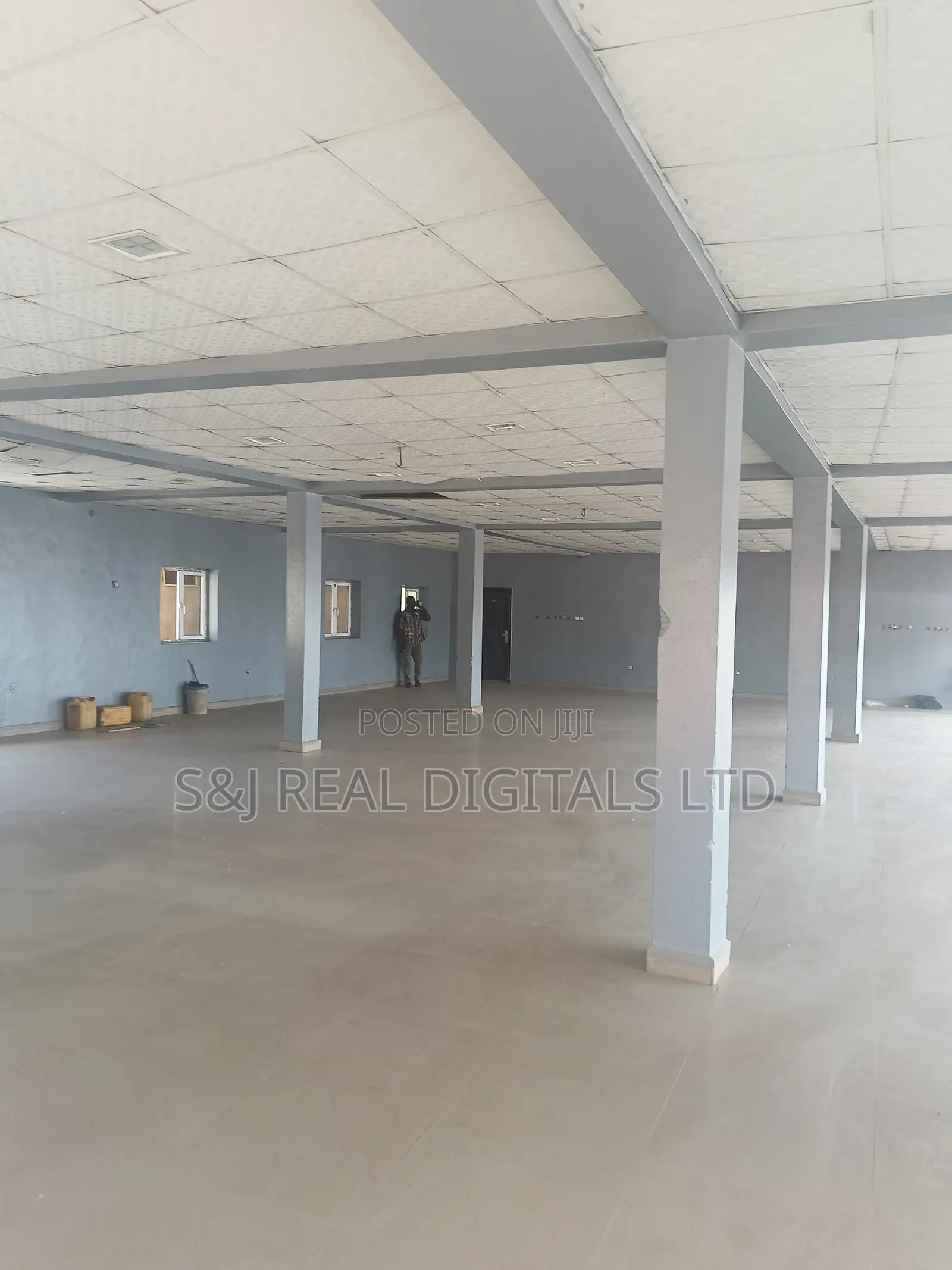 Massive Warehouse With Office Space in Dei-Dei