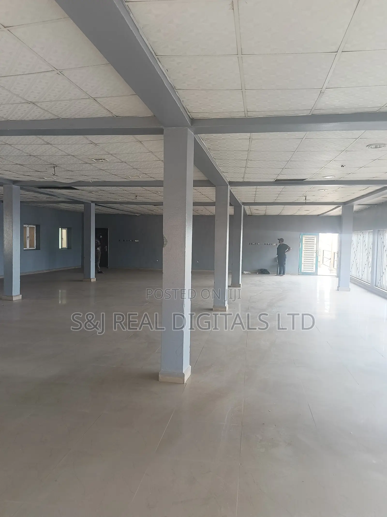Massive Warehouse With Office Space in Dei-Dei