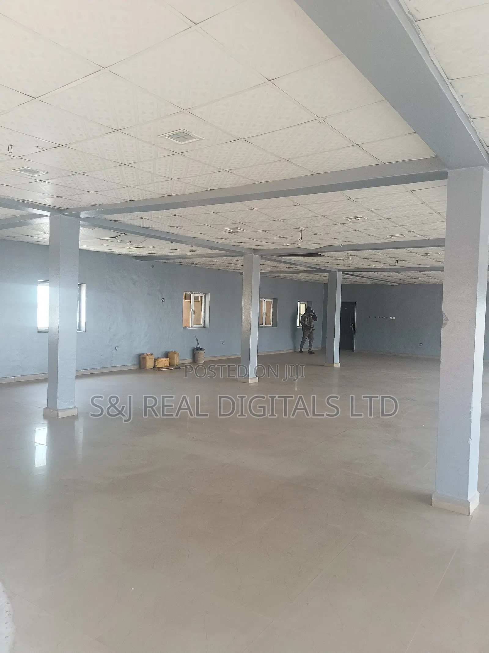 Massive Warehouse With Office Space in Dei-Dei