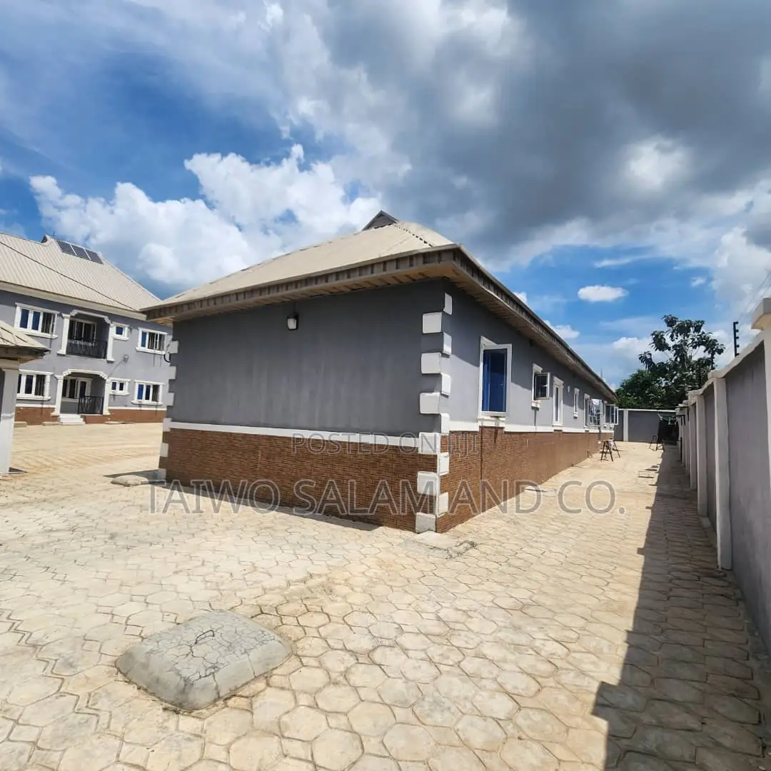 9bdrm Apartment in Akobo for sale in Akobo