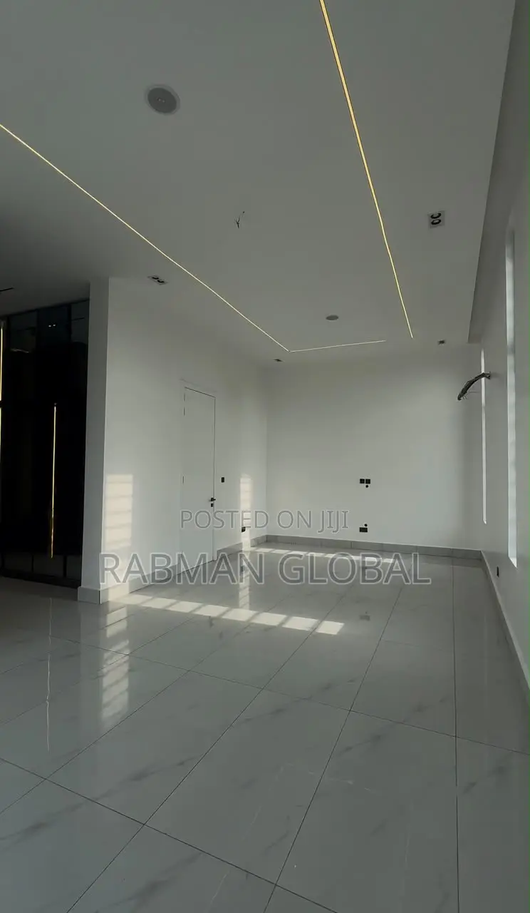 Furnished 5bdrm Duplex in Lekki Phase 1 for sale in Lekki Phase 1