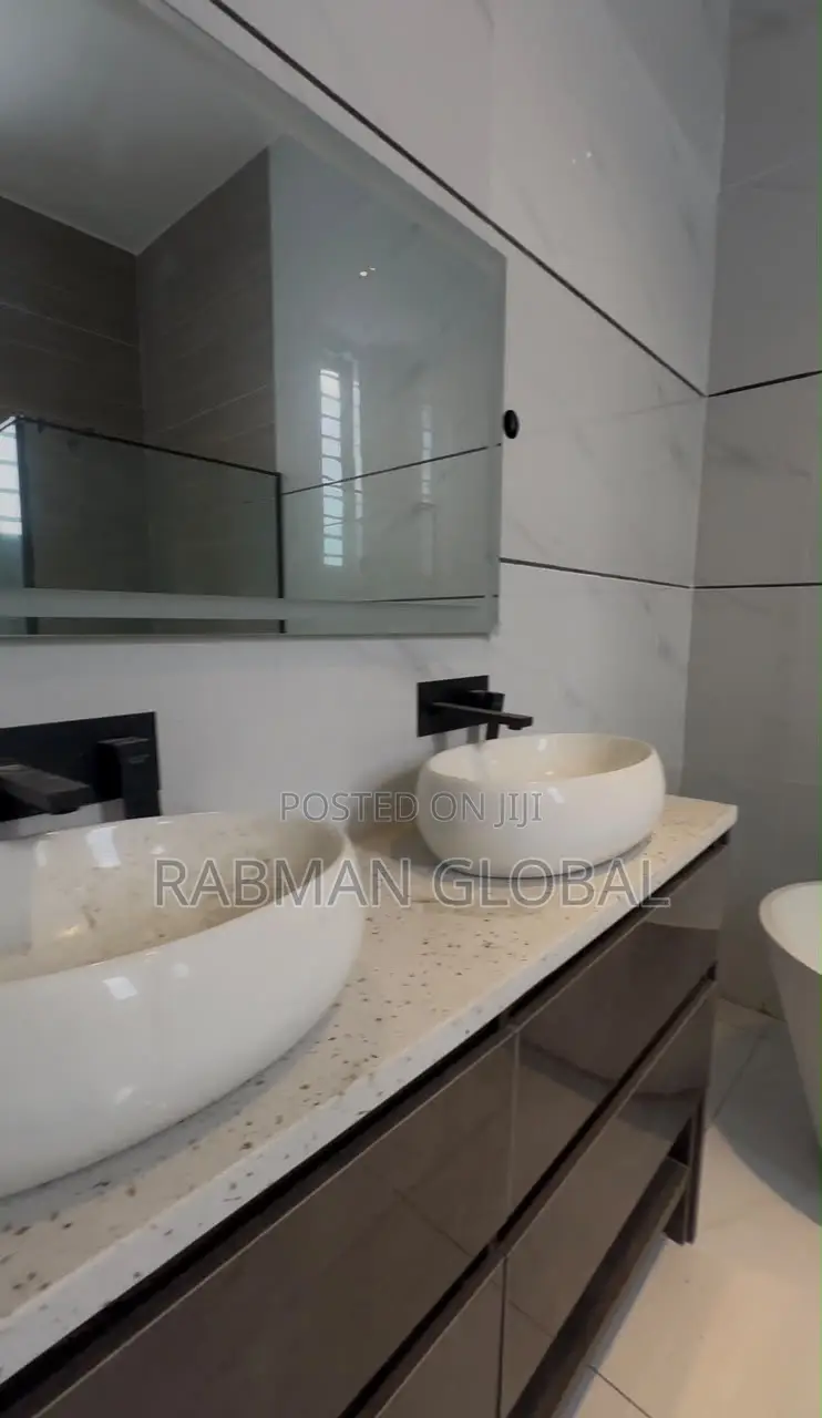 Furnished 5bdrm Duplex in Lekki Phase 1 for sale in Lekki Phase 1