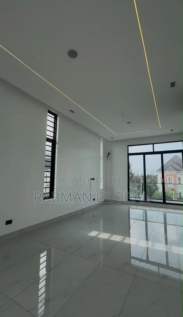 Furnished 5bdrm Duplex in Lekki Phase 1 for sale in Lekki Phase 1