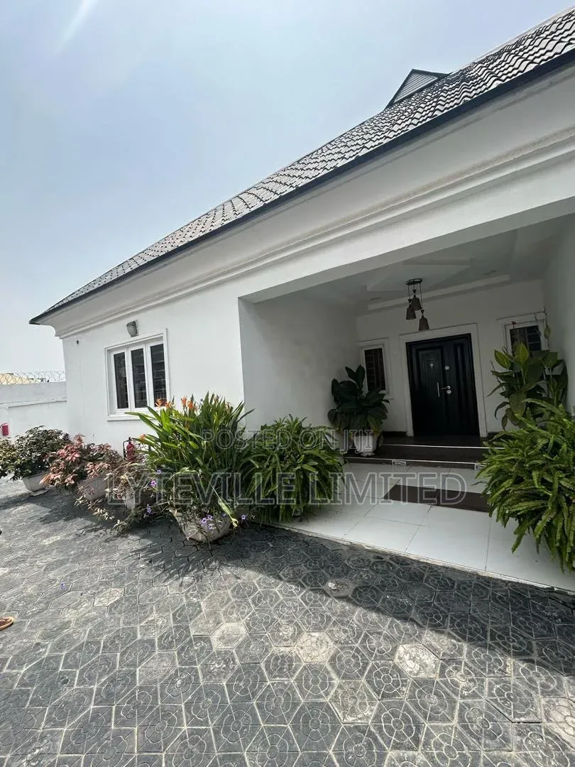 5bdrm Bungalow in Ogudu-Orioke for sale in Ogudu-Orioke