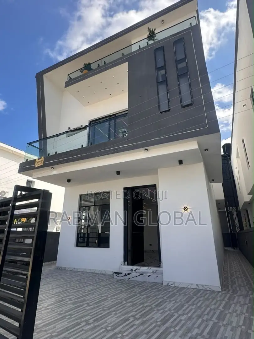 Furnished 4bdrm Duplex in Lekki for sale in Lekki Phase 1