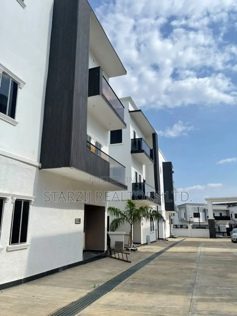 5bdrm Duplex in Jahi for sale in Jahi