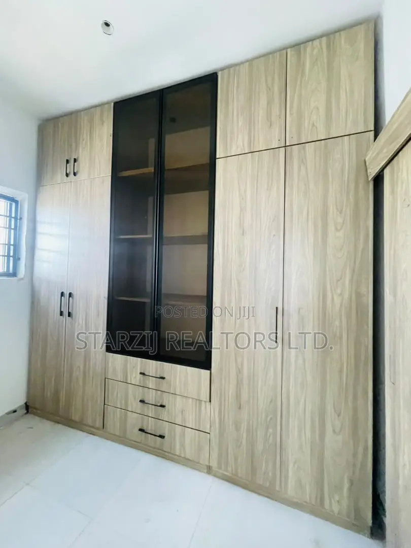 5bdrm Duplex in Jahi for sale in Jahi