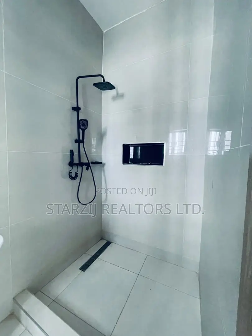 5bdrm Duplex in Jahi for sale in Jahi
