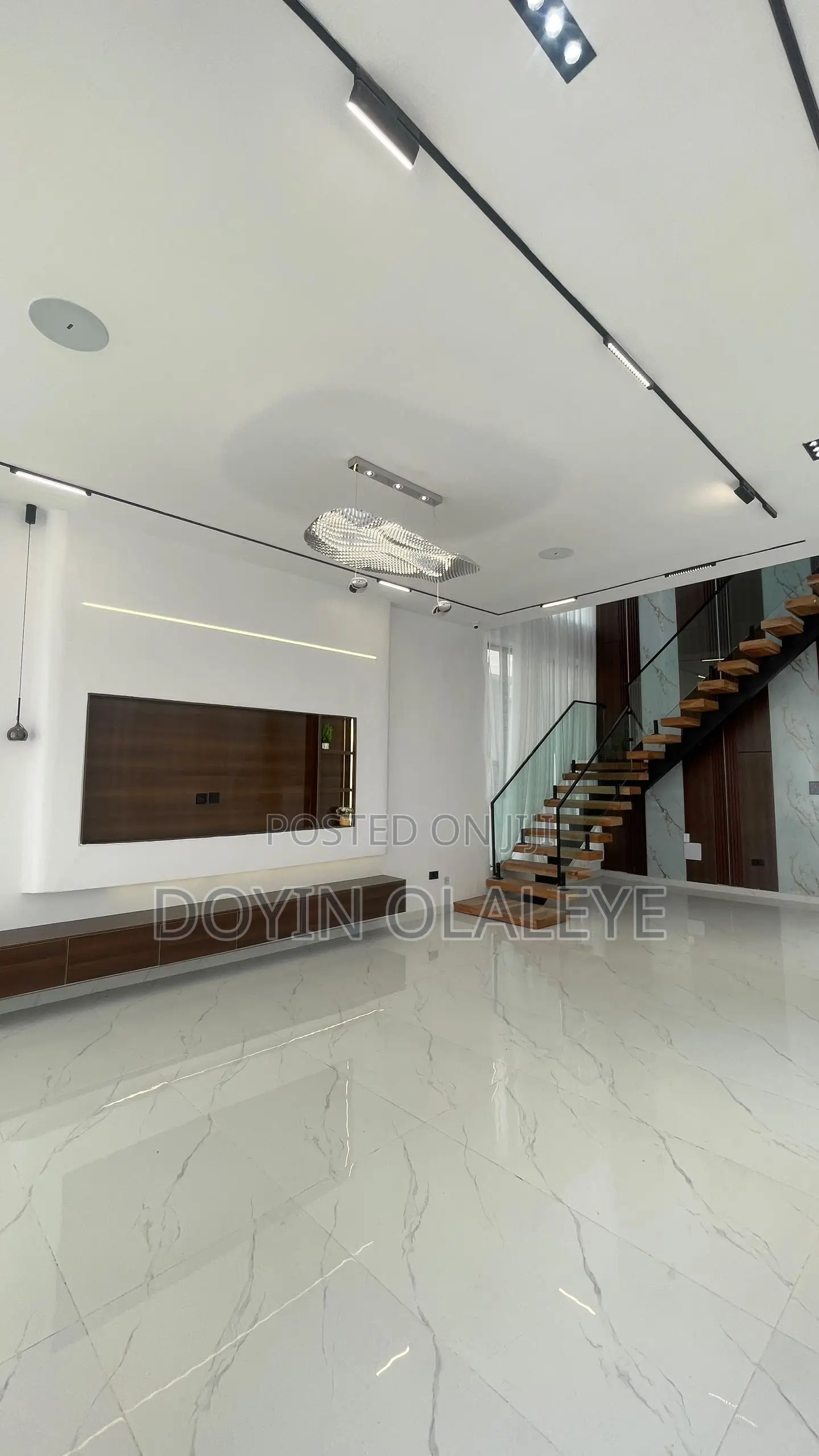 5bdrm Duplex in VGC / Ajah for sale in VGC / Ajah