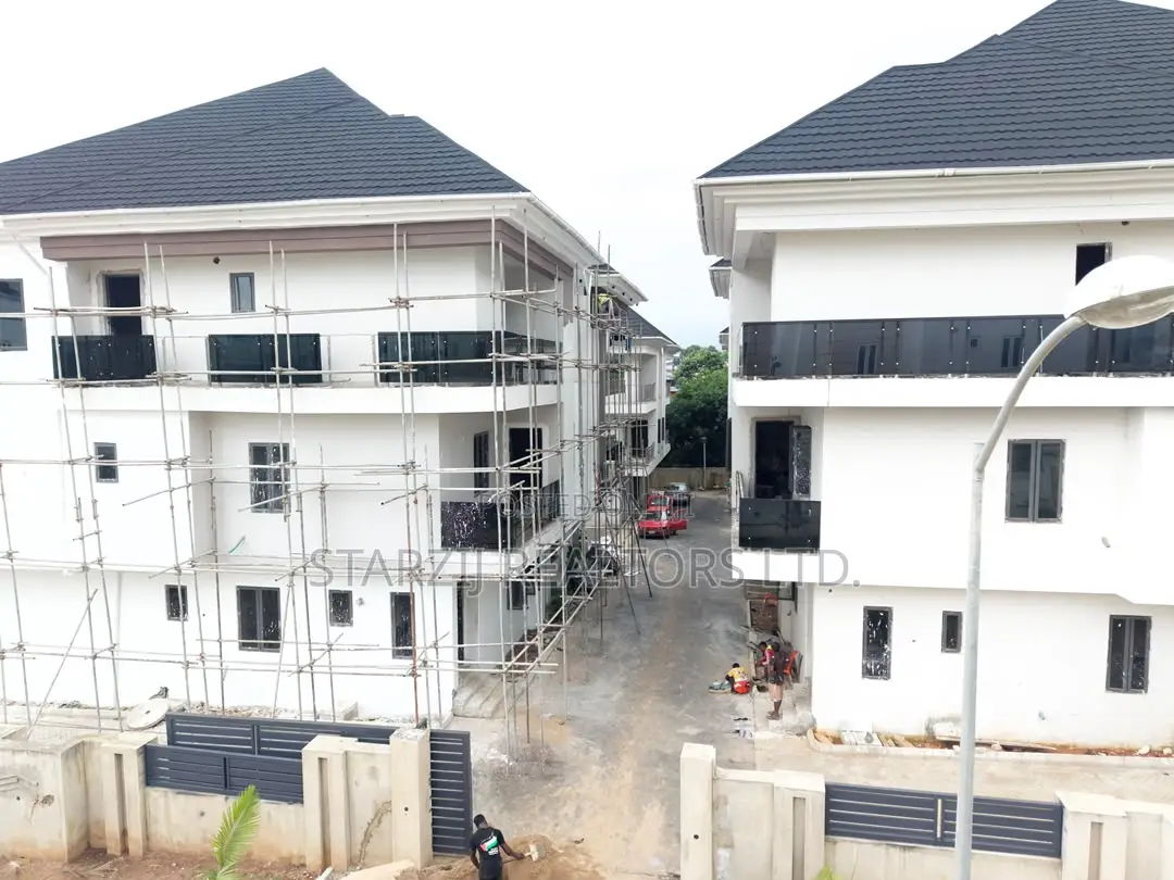 5bdrm Duplex in Wuye for Sale in Wuye