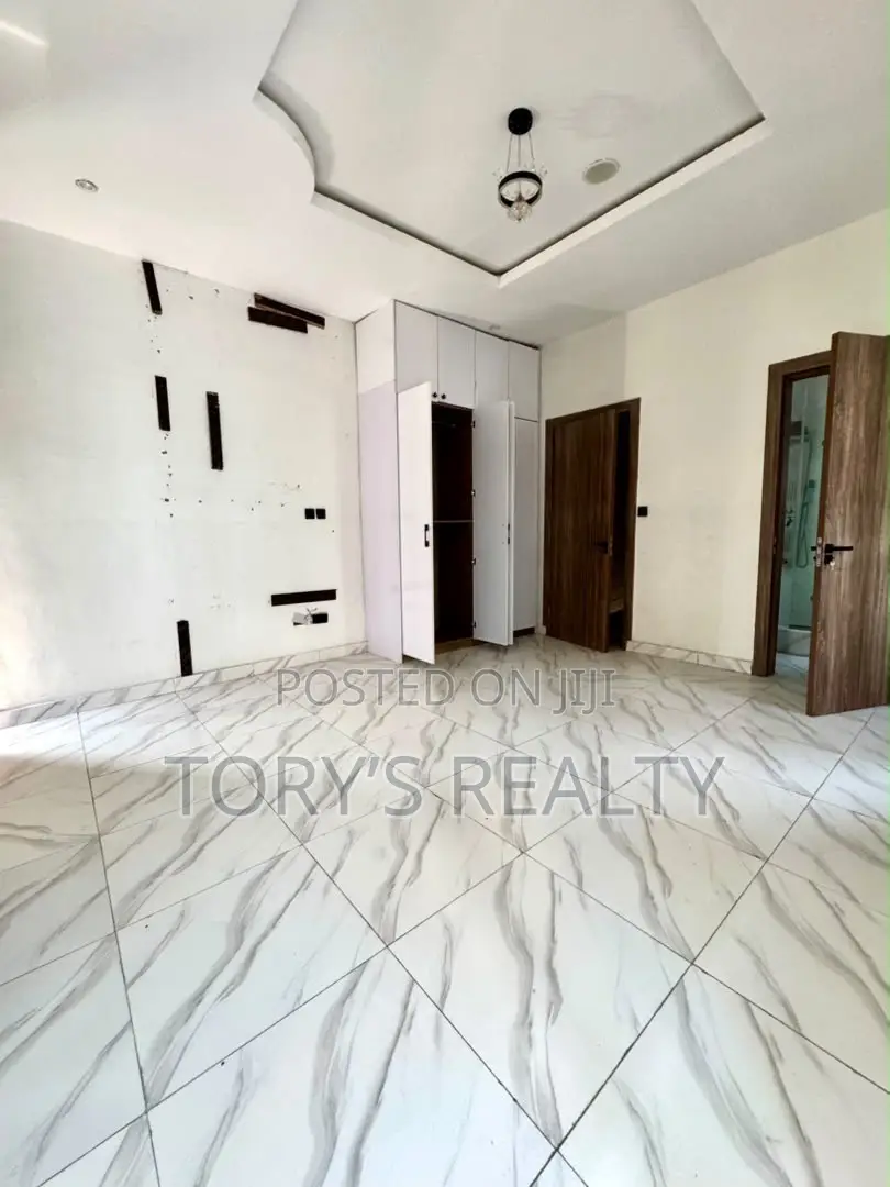4bdrm Townhouse/Terrace in Lekki Phase 2 for sale in Lekki Phase 2