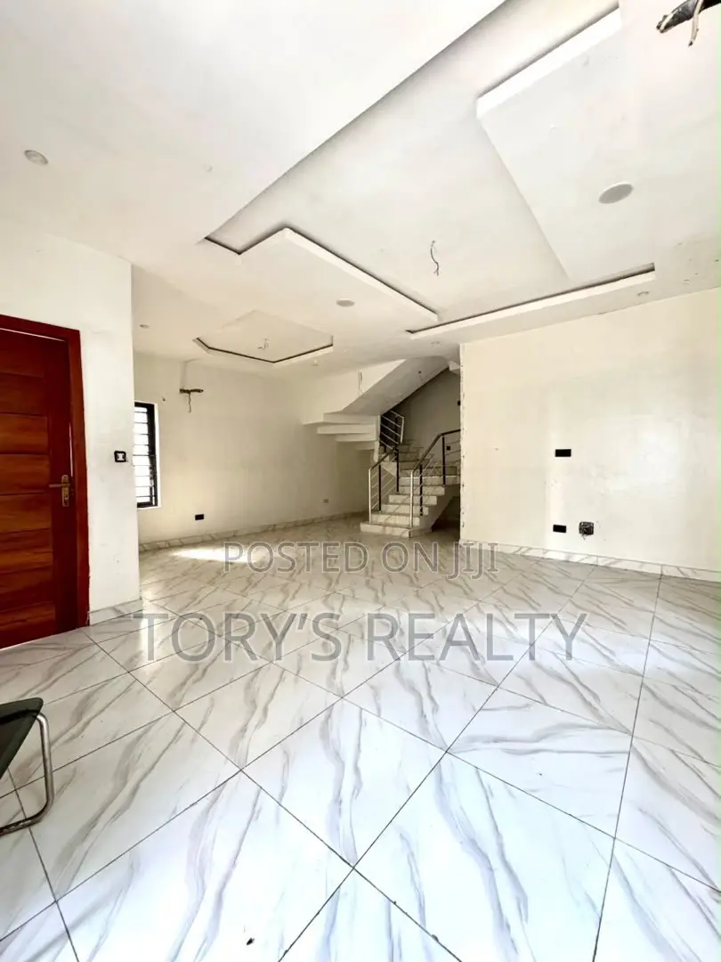 4bdrm Townhouse/Terrace in Lekki Phase 2 for sale in Lekki Phase 2
