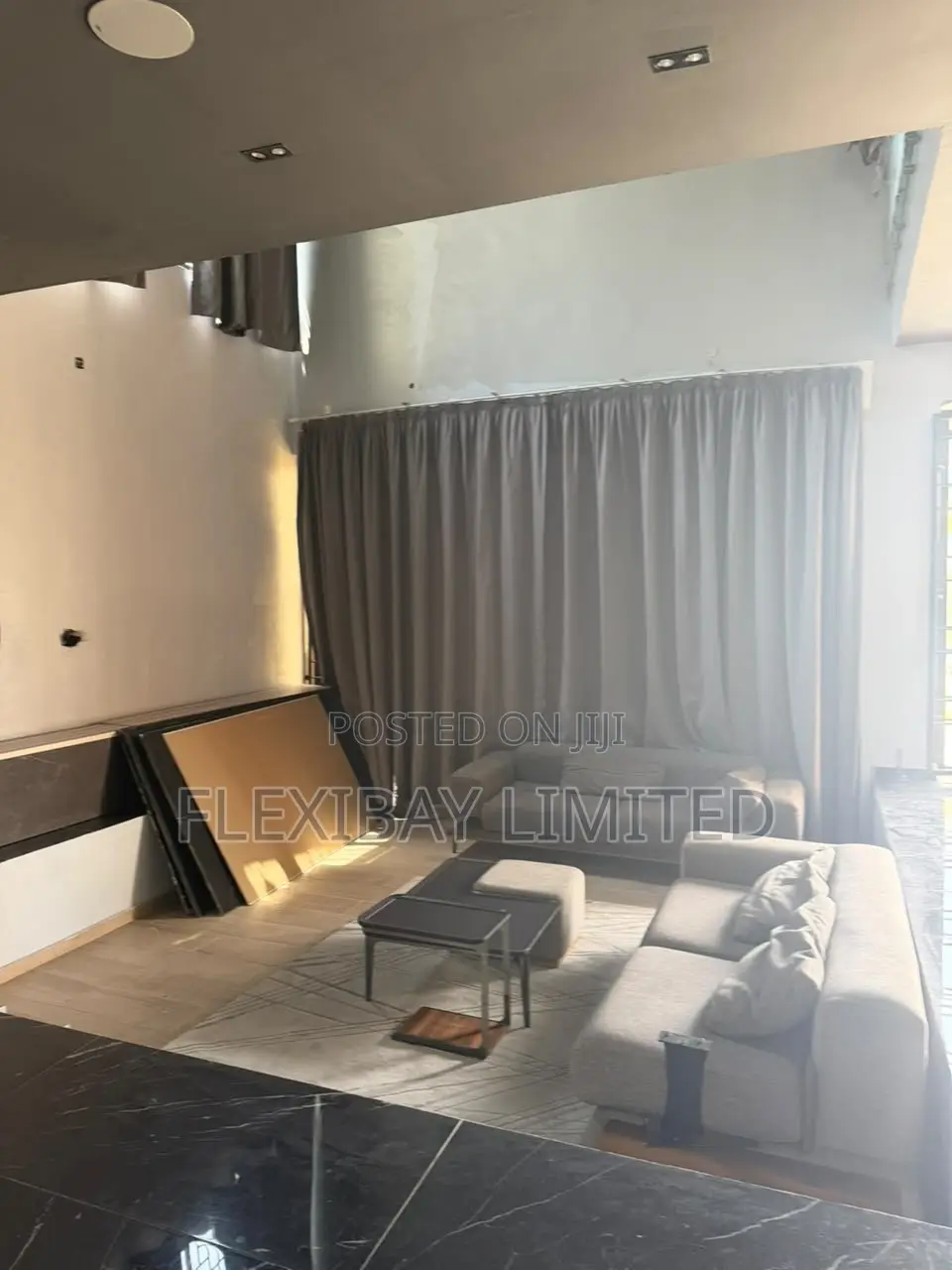 5bdrm Duplex in Chevron for rent in Chevron