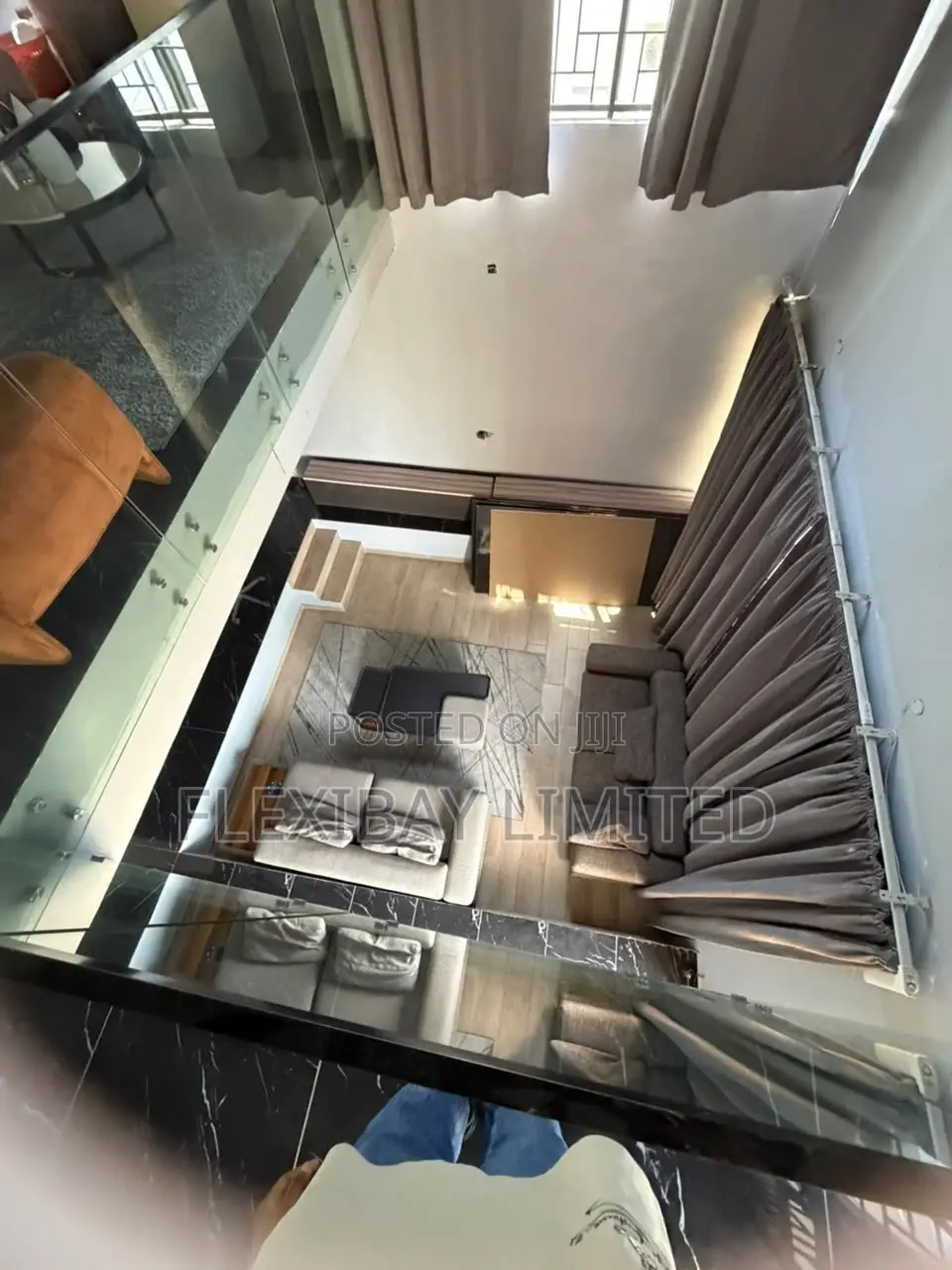5bdrm Duplex in Chevron for rent in Chevron