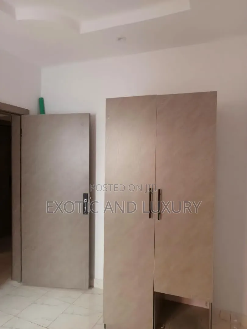 Mini Flat in Adekunle for rent in Adekunle