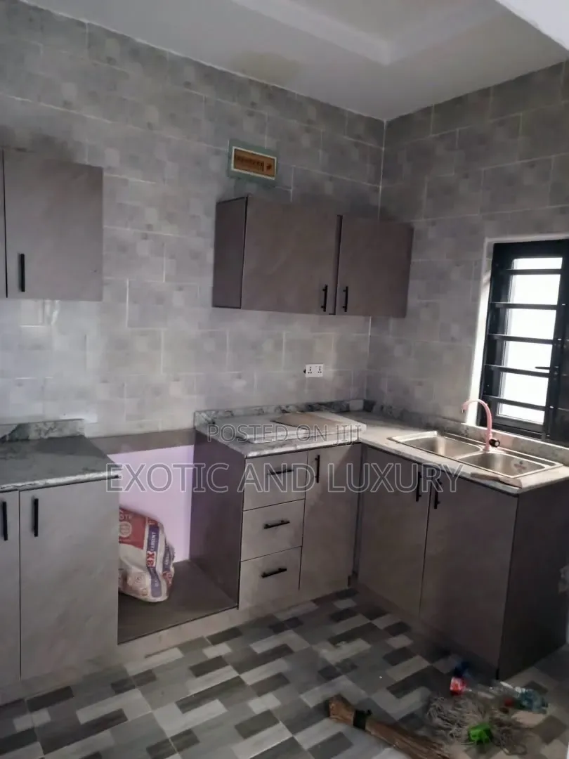 Mini Flat in Adekunle for rent in Adekunle
