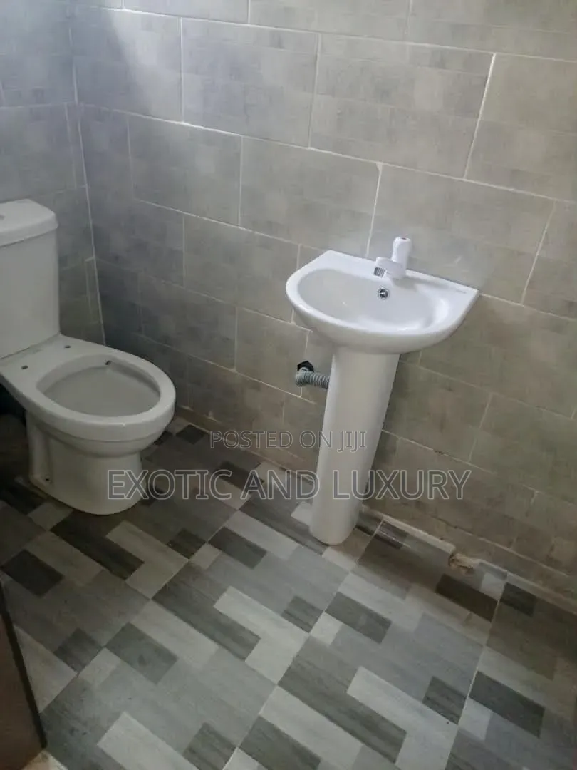Mini Flat in Adekunle for rent in Adekunle