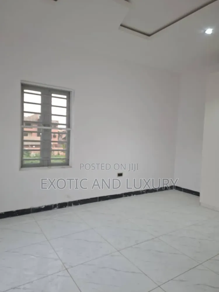 2bdrm Block of Flats in Shomolu for rent in Oworonshoki / Shomolu