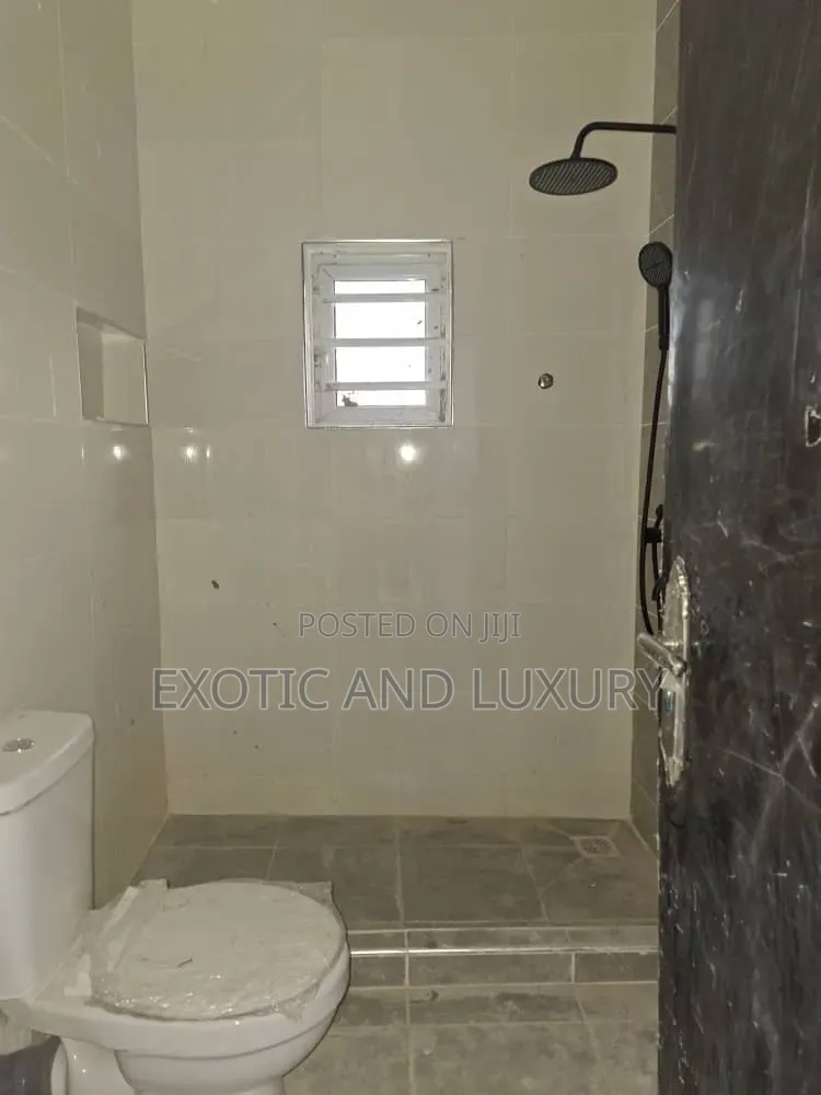 2bdrm Block of Flats in Shomolu for rent in Oworonshoki / Shomolu