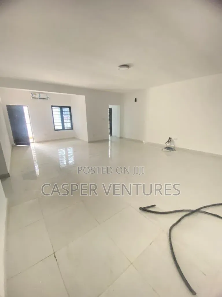 3bdrm Apartment in Ilaje for sale in Ilaje