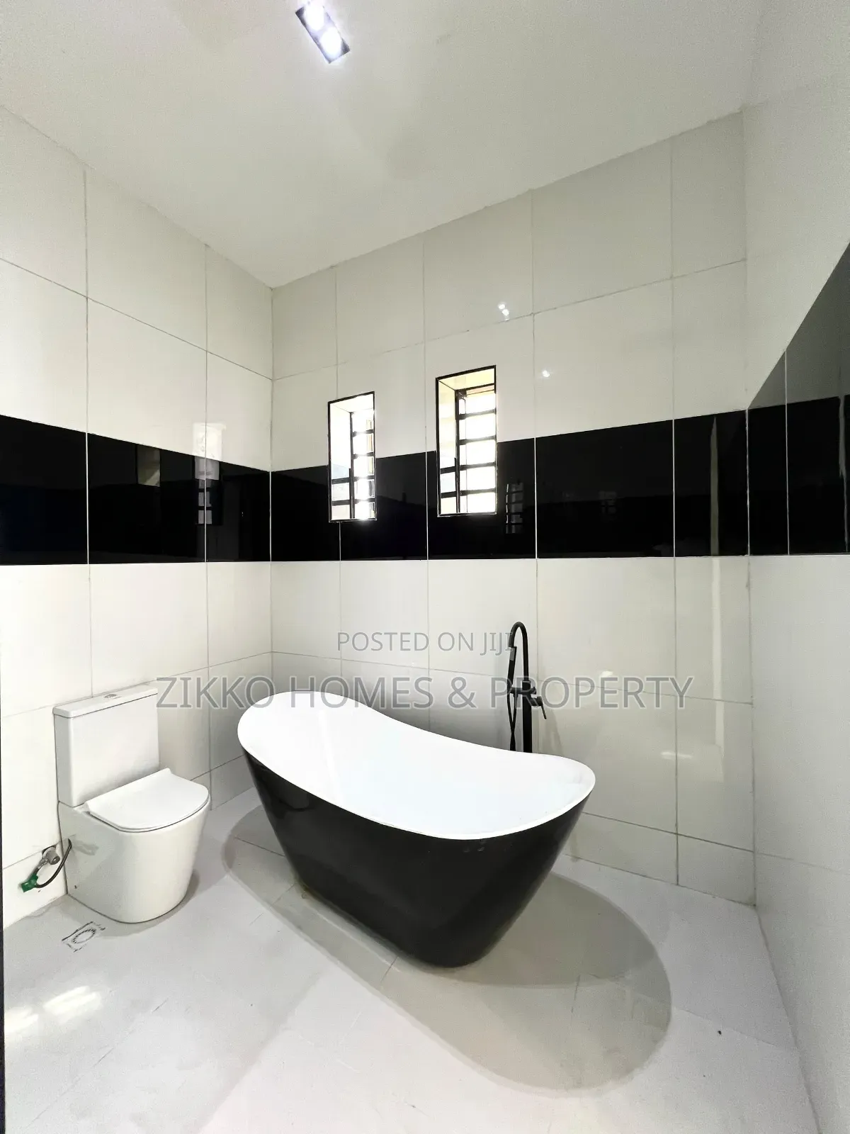 4bdrm Duplex in Ajah for sale in Ado / Ajah