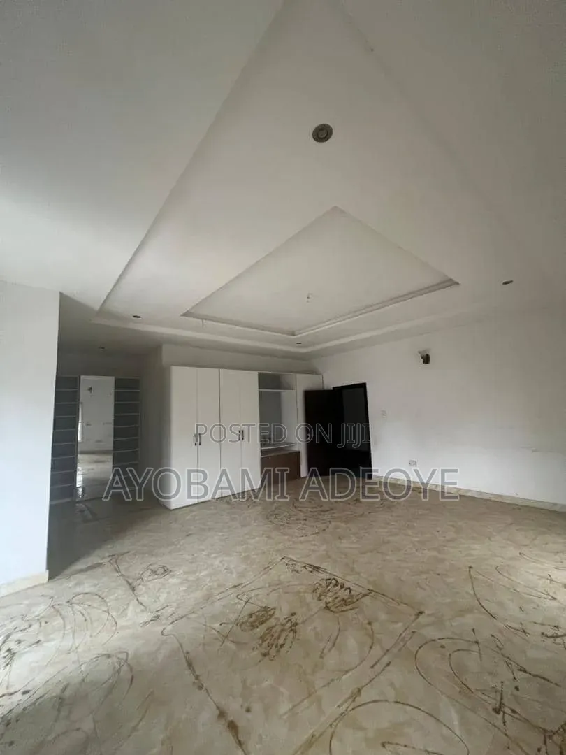 4bdrm Duplex in Lakeview Estate, Chevron for rent in Chevron