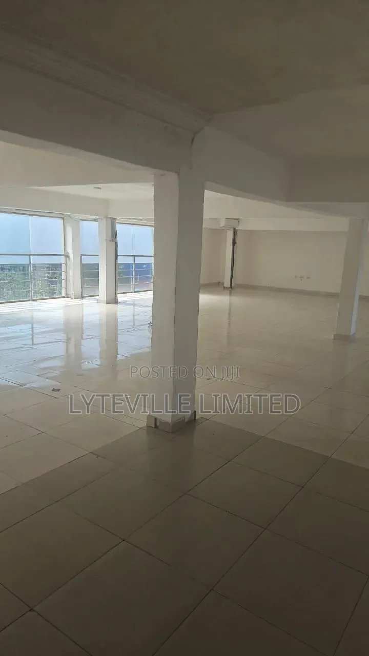 Shop/Office Space 209sqm in Lekki Phase 1