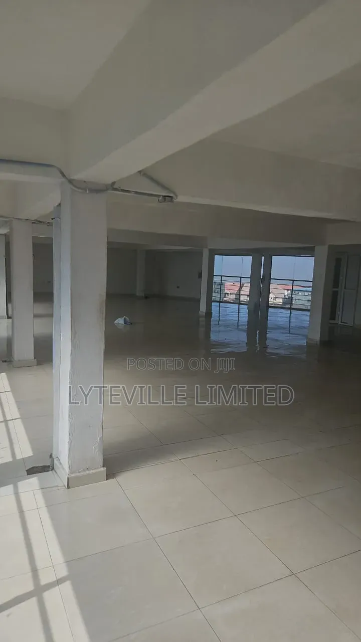 Shop/Office Space 209sqm in Lekki Phase 1