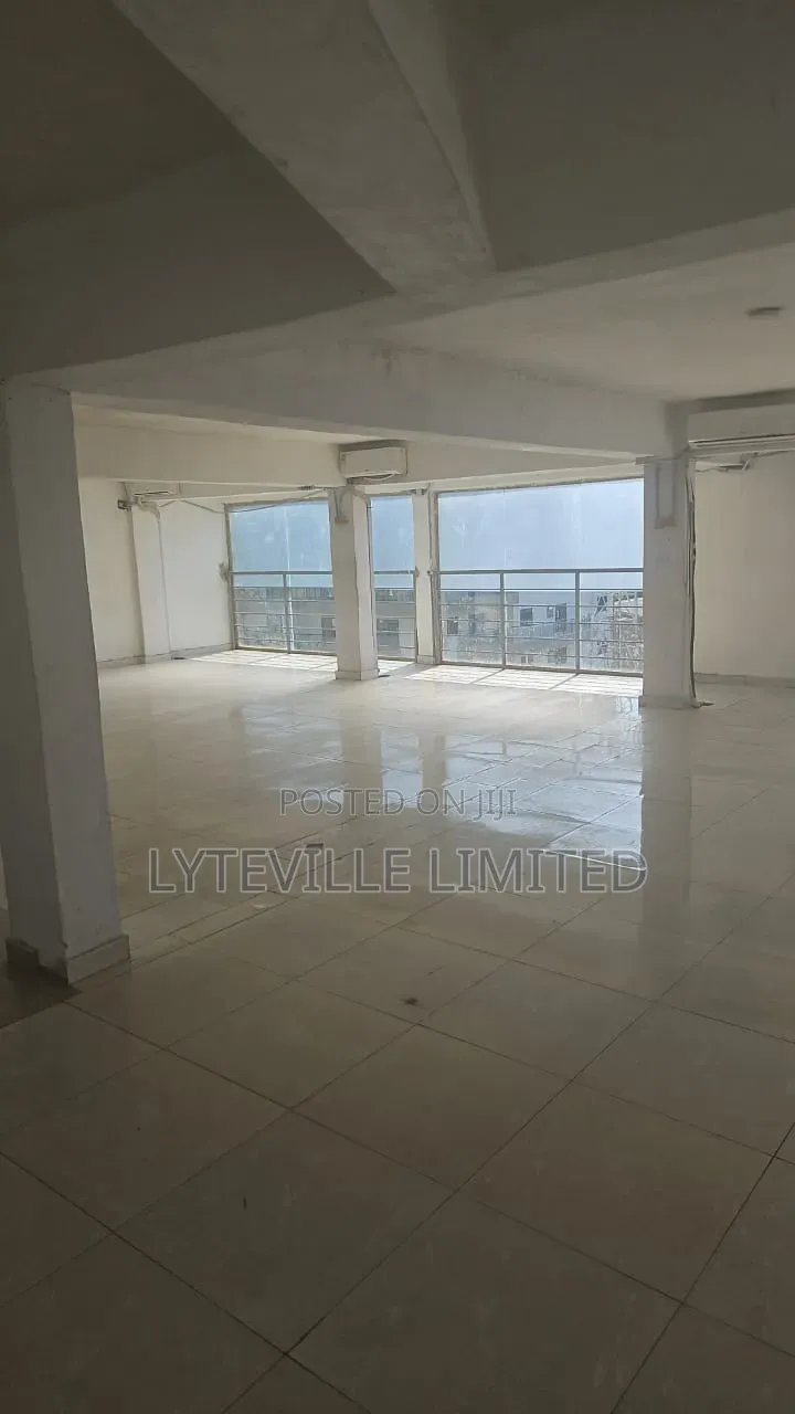 Shop/Office Space 209sqm in Lekki Phase 1