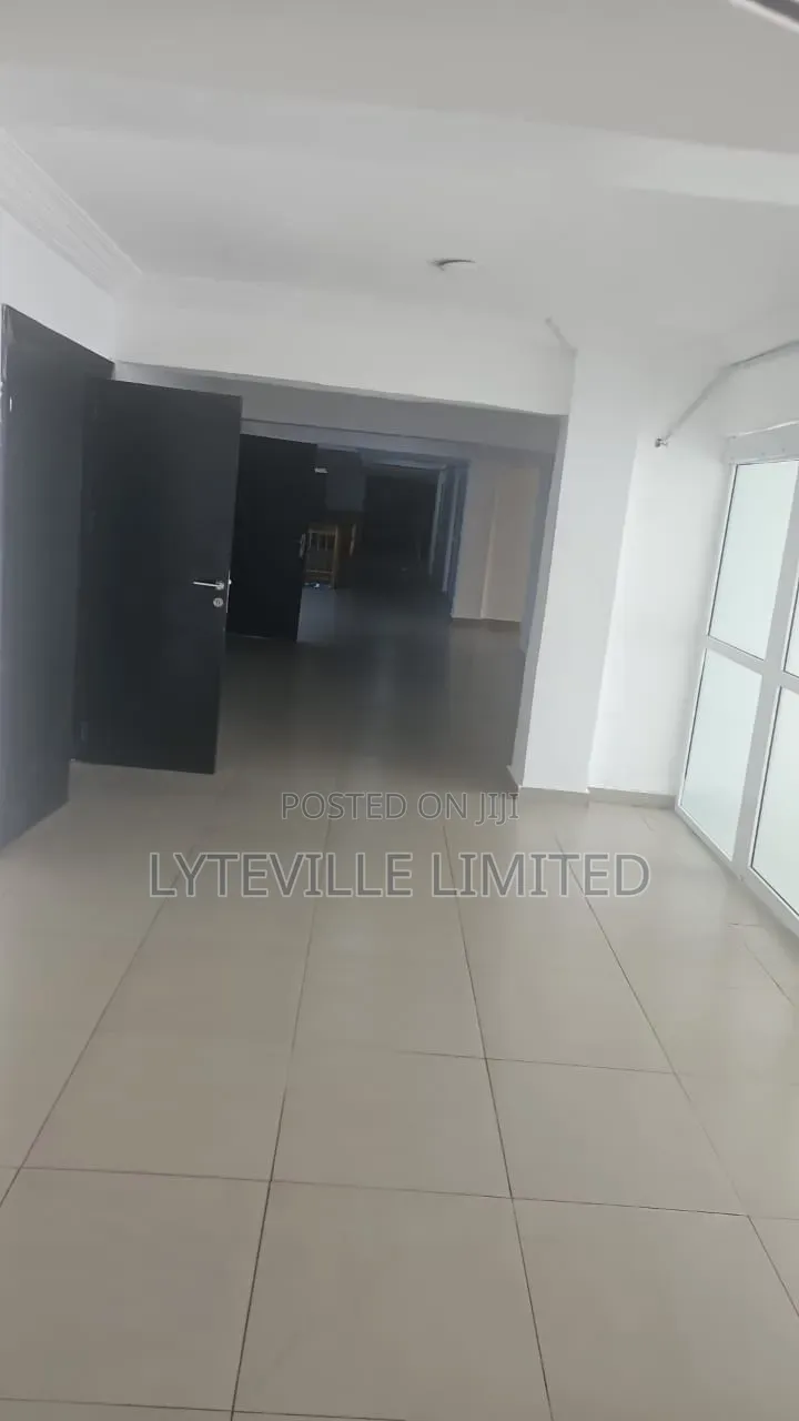 Shop/Office Space 209sqm in Lekki Phase 1