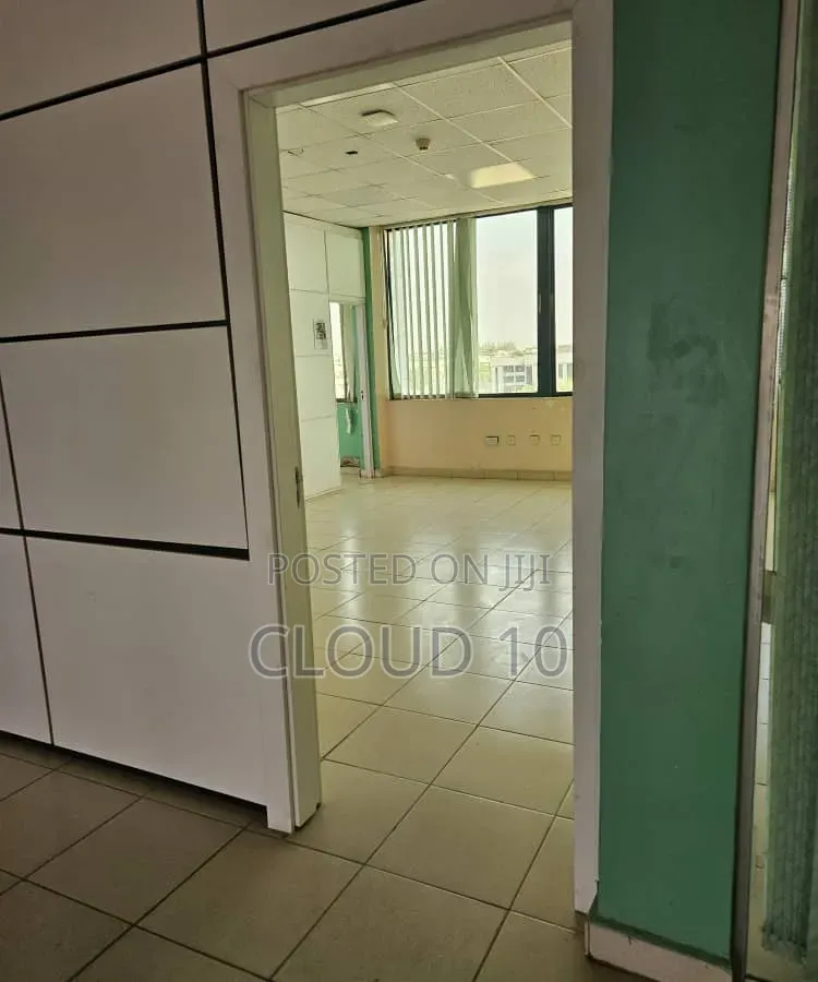 Office Space in Mabushi