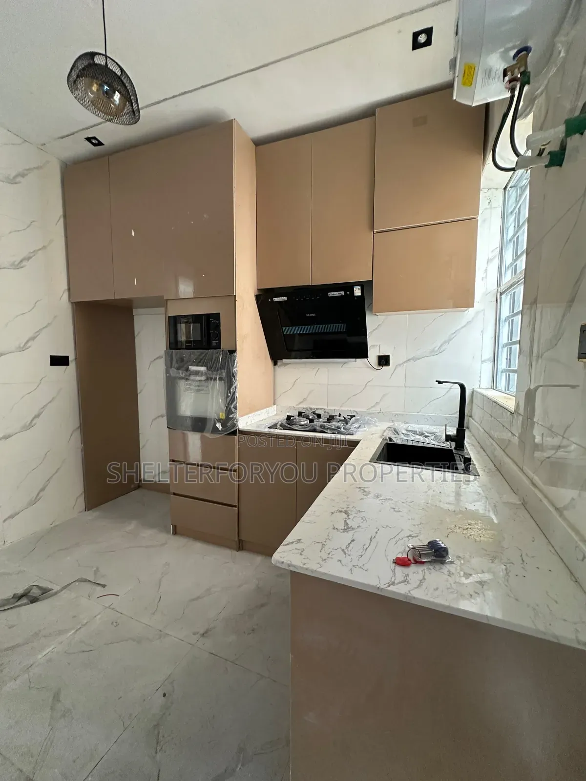 4bdrm Duplex in Ikota for sale in Ikota