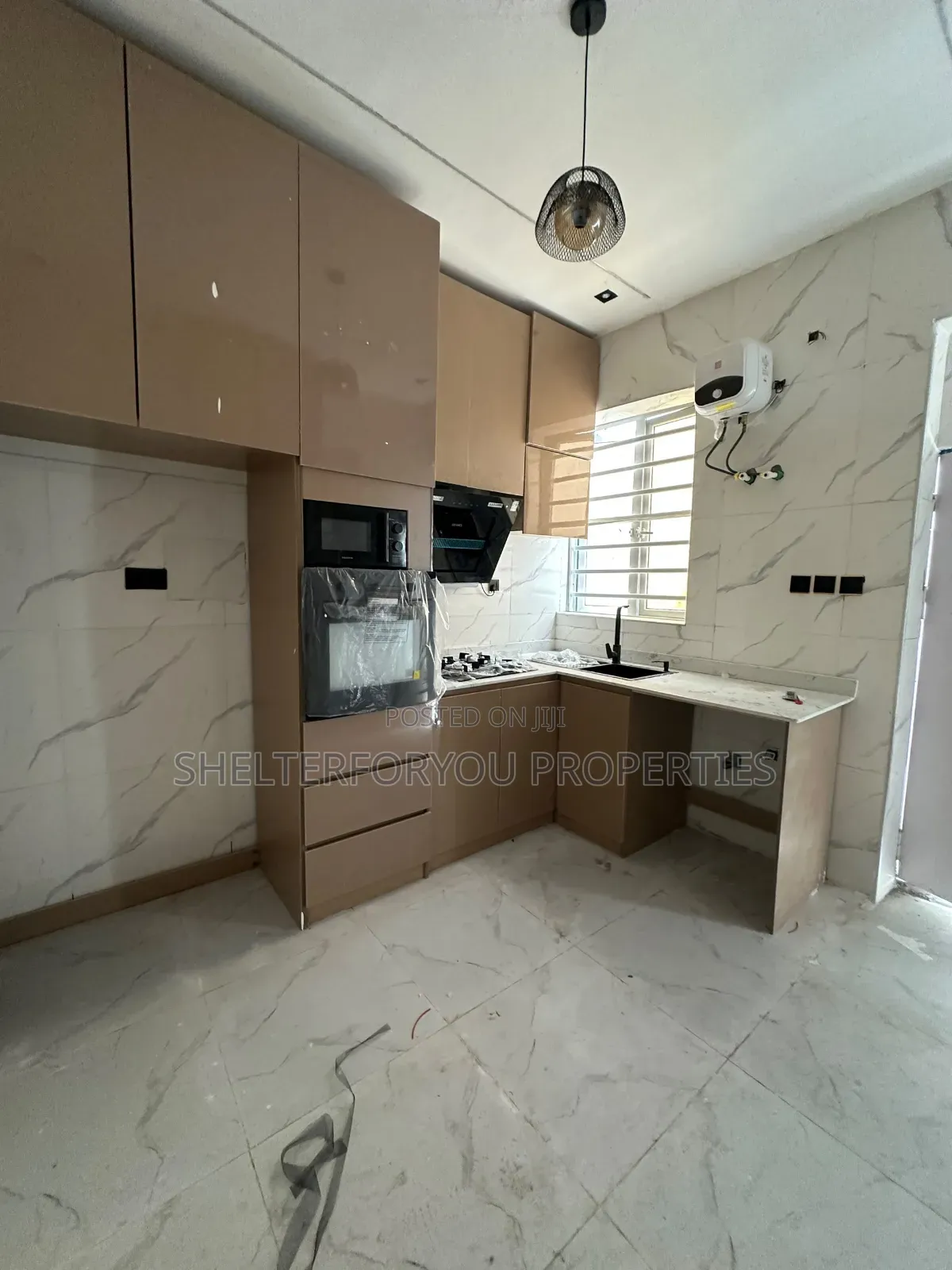 4bdrm Duplex in Ikota for sale in Ikota