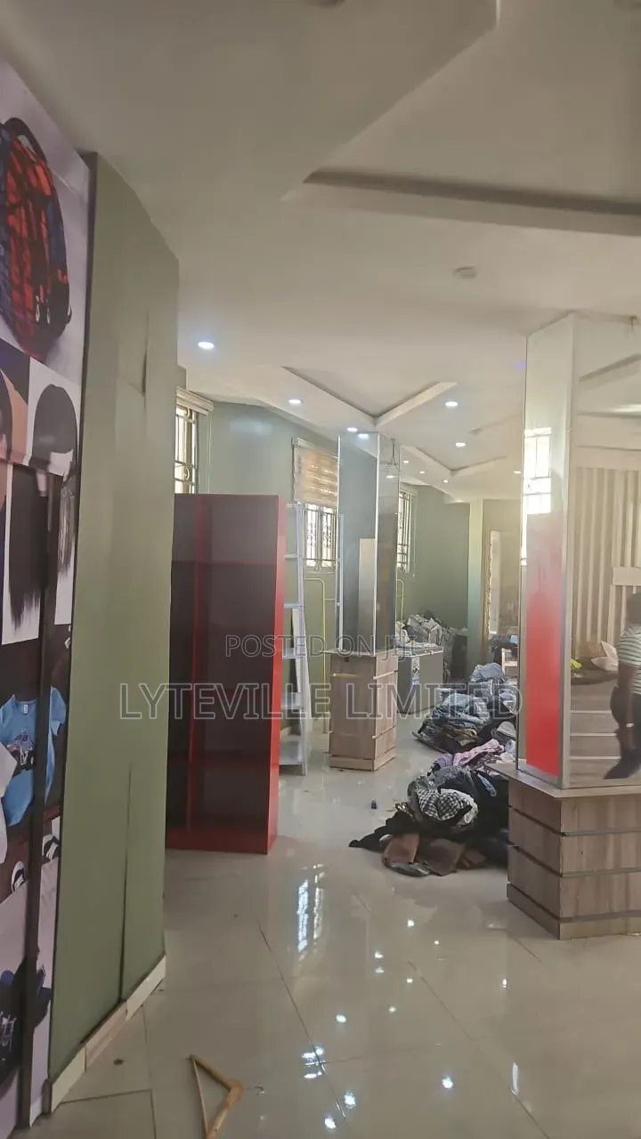 Office/Shop Space 125sqm in Lekki Phase 1