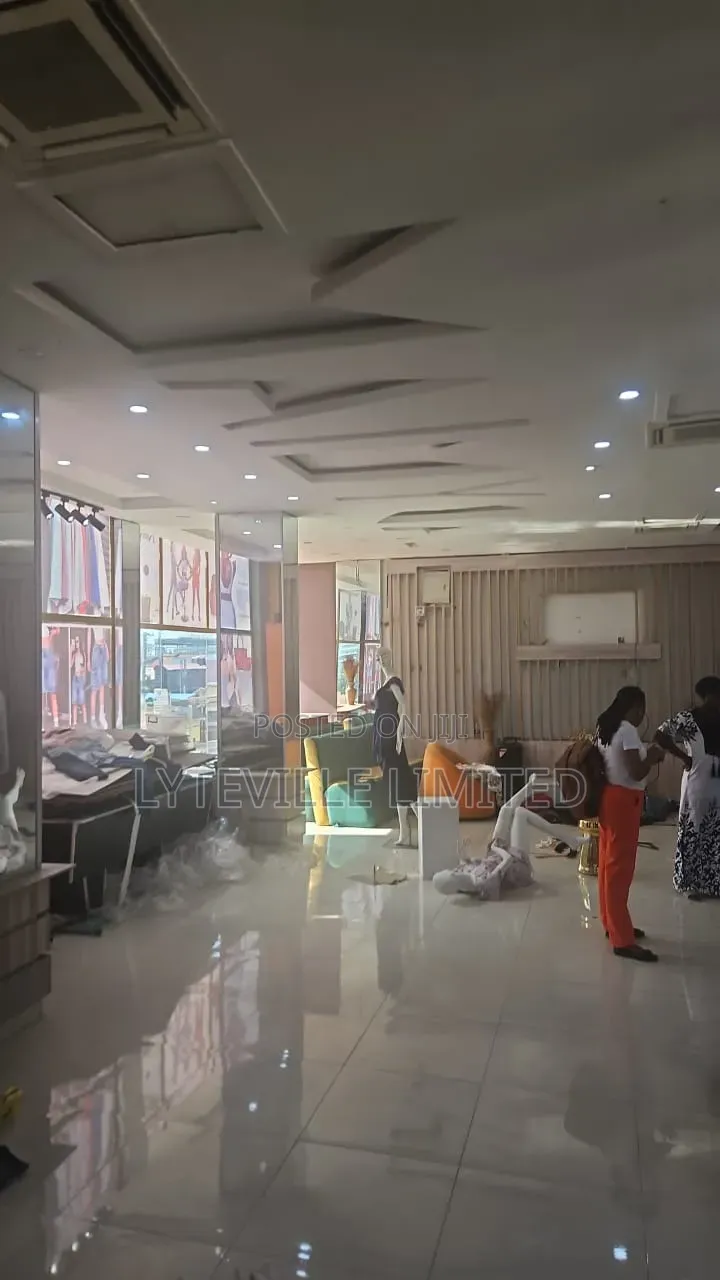 Office/Shop Space 125sqm in Lekki Phase 1