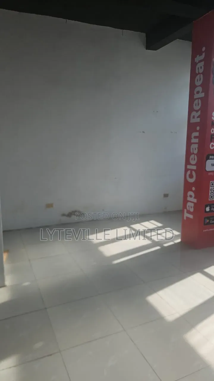Office/Shop Space 30.7sqm in Lekki Phase 1