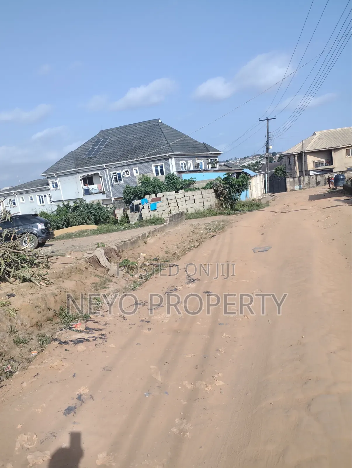 Family Deed Tosin in Apeka
