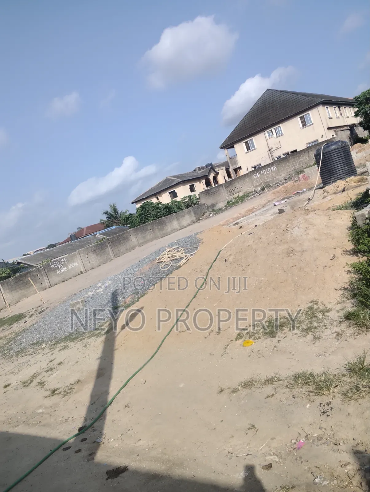 Family Deed Tosin in Apeka