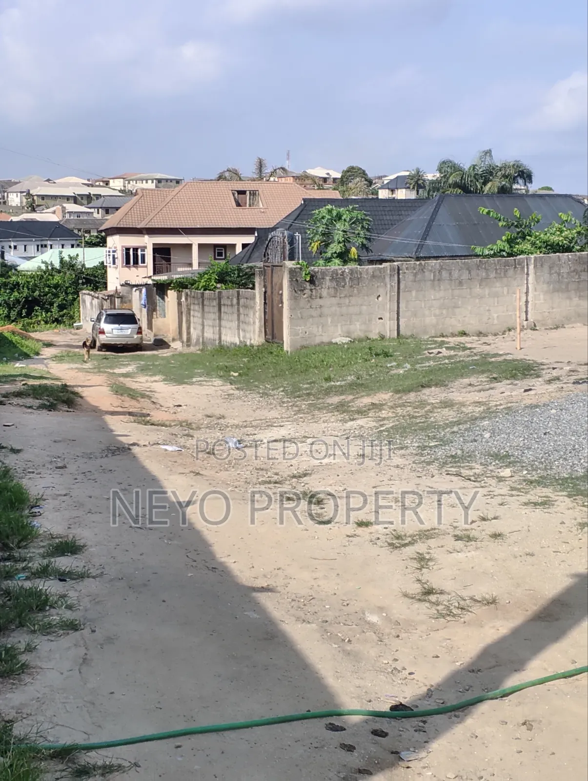 Family Deed Tosin in Apeka