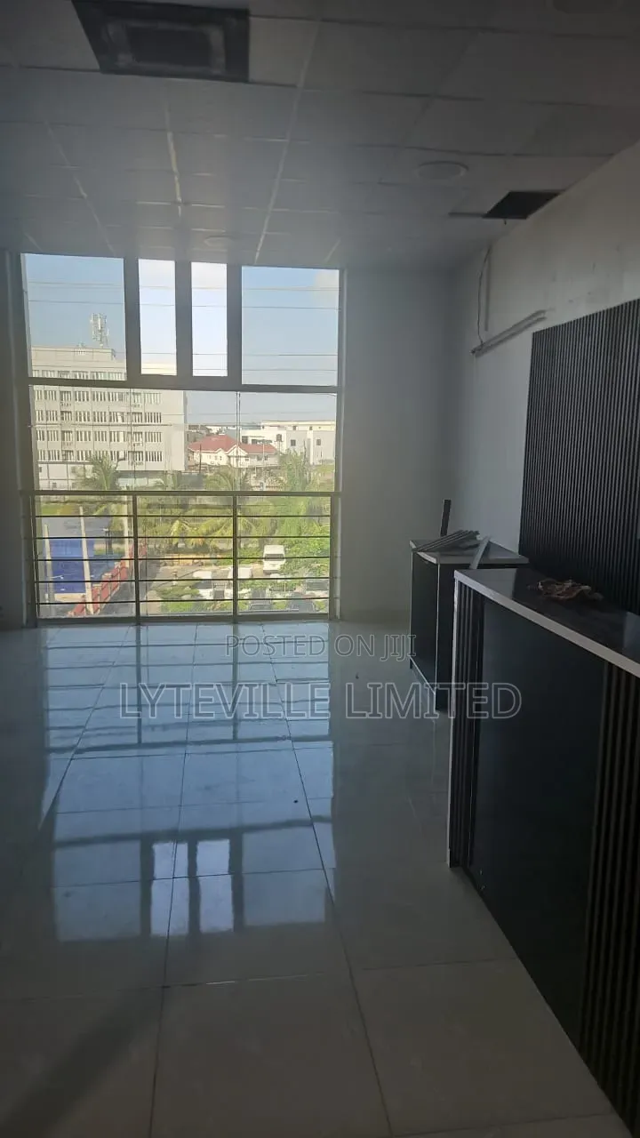 Office/Shop Space 27sqm in Lekki Phase 1