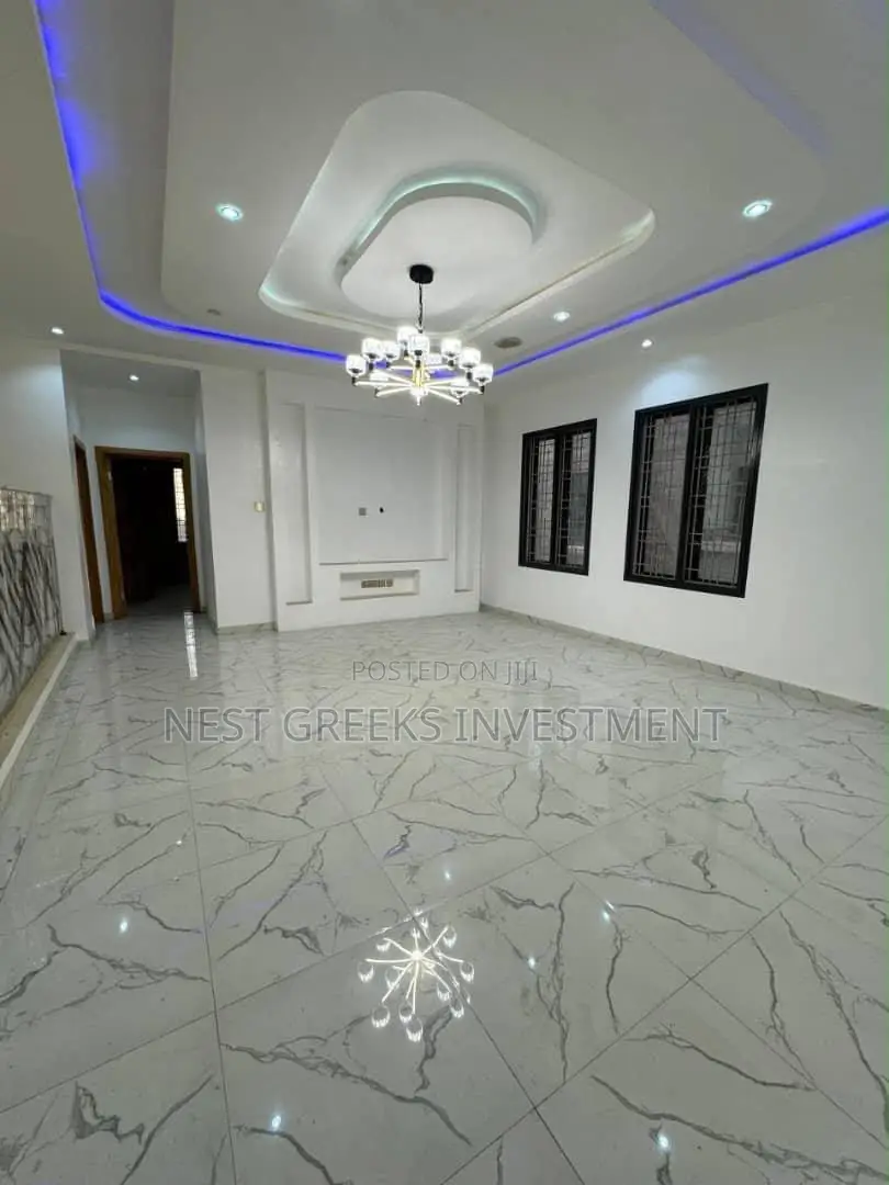 5bdrm Duplex in Omole Phase 1 for sale in Omole Phase 1