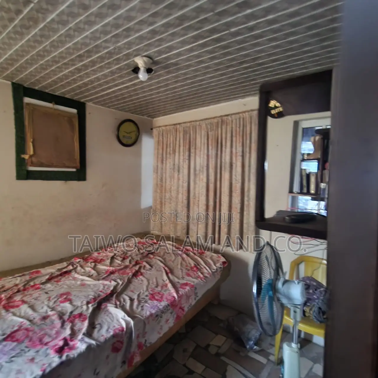Spacious Shop in CHallenge / Ibadan