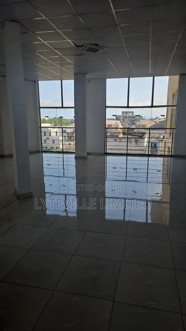 Office/Shop Space 507.24sqm in Lekki Phase 1