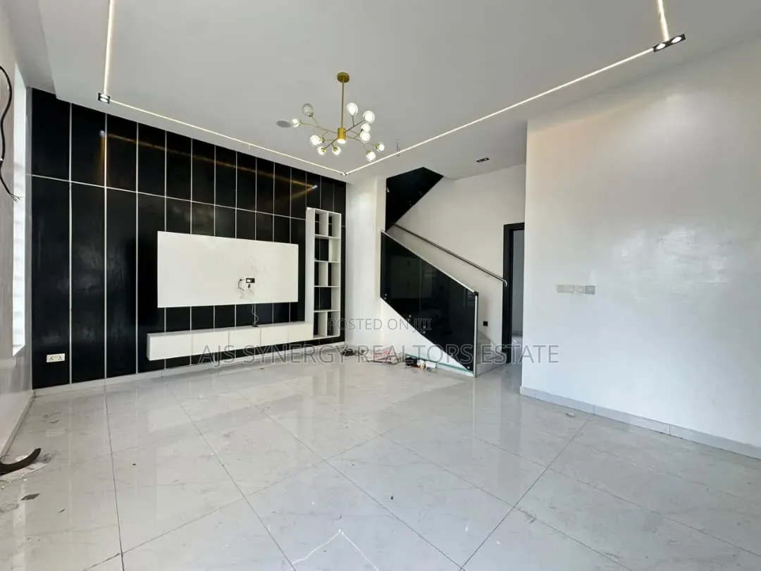 4bdrm Duplex in Lekki Expressway for rent in Lekki Expressway